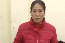 Người giúp việc ôm cả mớ đồ bỏ trốn