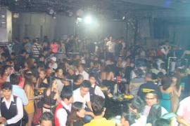 Đột kích 2 điểm ăn chơi lớn ở trung tâm TP.HCM