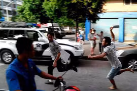 Đuổi chém nhân viên quản lý đô thị giữa phố