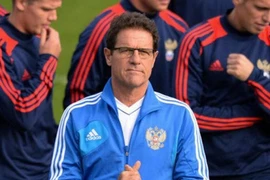 ĐT Nga bị CĐV phản đối bằng… bao cao su