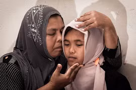 Đoàn tụ sau 10 năm lưu lạc vì sóng thần