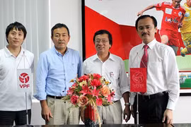 Tấm thảm đỏ có… gai