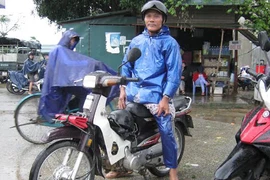 Những "hiệp sĩ" xe ôm thầm lặng