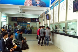 Nhà xe tranh thủ “móc túi” hành khách