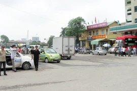 Xử lý nghiêm xe khách vi phạm tại bến Lương Yên