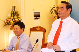 Tập trung cao độ các biện pháp đấu tranh ngoại giao