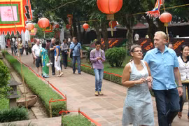 Loạn hướng dẫn viên nước ngoài hành nghề chui