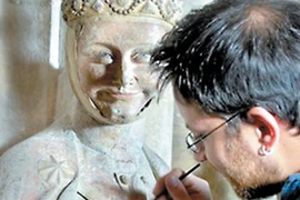 Thách thức với đội ngũ trùng tu