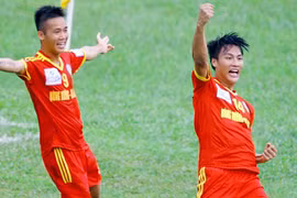 Chân sút Việt kiều Mạc Hồng Quân: Sự trở lại đúng lúc