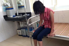 Kịp thời cứu cô gái trẻ nhảy hồ tự tử