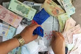 Dùng tên giả buôn ma túy tổng hợp