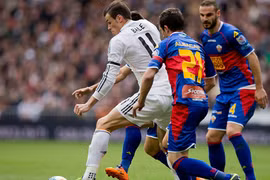 Real độc chiếm ngôi đầu