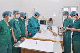 Lần đầu ghép thành công đồng thời thận-tụy