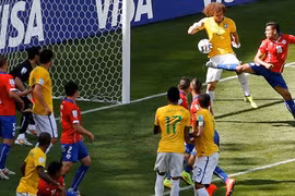 FIFA công nhận bàn thắng của David Luiz