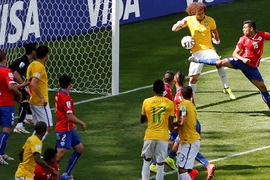 FIFA công nhận bàn thắng của David Luiz