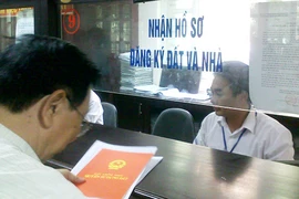 Chủ đầu tư cản trở cấp “sổ đỏ” cho người mua nhà