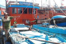 Trung Quốc tấn công tàu cá, đánh trọng thương 2 ngư dân 