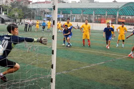 Giao hữu bóng đá thắm tình đoàn kết