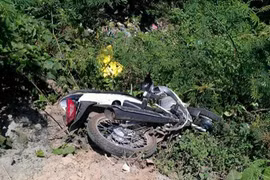 Phát hiện thi thể nam thanh niên bên bờ ruộng