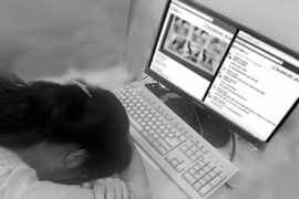 Bị tung “ảnh nóng”: Cũng phải tự trách mình