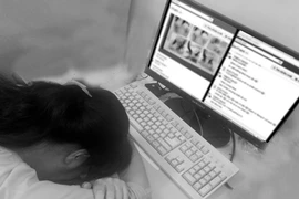 Bị tung “ảnh nóng”: Cũng phải tự trách mình