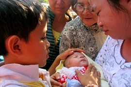 Niềm tin mê muội vào một “thánh cậu” 9 tuổi chữa được bách bệnh