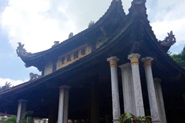 Đình cổ chờ sập vì thiếu tiền!