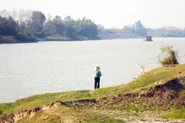 Trai gái một nghìn năm nay phải chia lìa vì lệ của 2 làng bên bờ sông Như Nguyệt