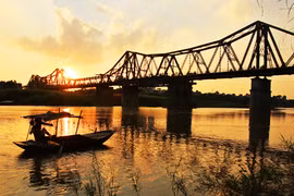 Về cầu Long Biên: Tranh luận sôi nổi chưa ra phương án