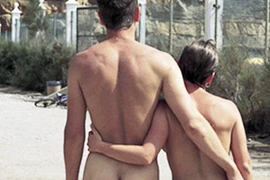 Hàng loạt chương trình truyền hình nude lên sóng