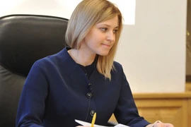 Nữ Bộ trưởng xinh đẹp của Crimea bị Ukraine khép tội vắng mặt