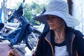 Nữ tướng đào vàng và những ngày trở về cay đắng