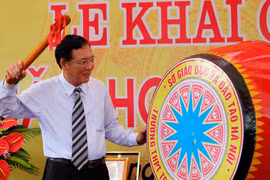 Bộ trưởng Bộ GD-ĐT dự khai giảng trường ngoại thành Hà Nội