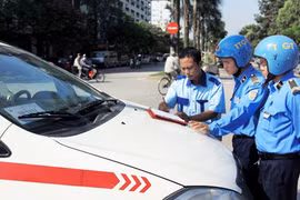 Cuối năm, taxi càng hỗn loạn