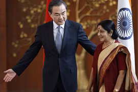 Sự mềm mỏng đáng ngờ