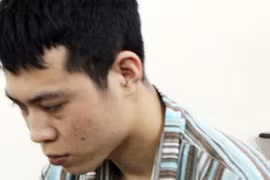 Bị từ chối yêu, rút dao đâm bạn gái 