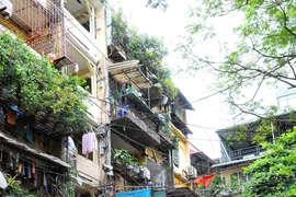 1.155 chung cư cũ, mới “nâng đời” được... 14