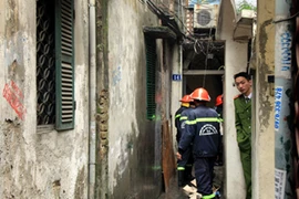 Dập tắt nhanh đám cháy trong ngõ nhỏ