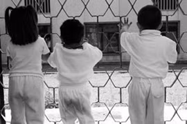 Những đứa trẻ lớn lên cùng người mẹ sau song sắt trại giam