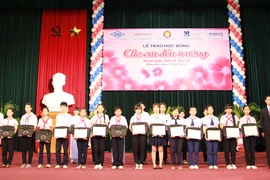 Đồng hành cùng trẻ em hiếu học Đồng Nai