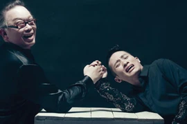 Tùng Dương chinh phục khán giả Pháp