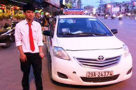 Gây tai nạn, lái xe taxi điên cuồng bỏ chạy