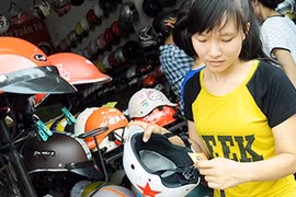 Nhập nhèm chất lượng, tem hợp quy mũ bảo hiểm 