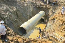 Ai phải chịu trách nhiệm trước pháp luật trong vụ vi phạm pháp luật vụ vỡ đường ống dẫn nước Sông Đà