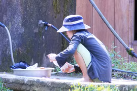 Trải lòng của thiếu nữ bị chị gái mắng chửi vì khiêu khích nên hai anh rể cưỡng bức