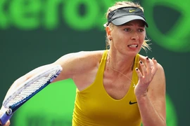 Serena & Sharapova thẳng tiến