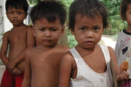 Kiếm tiền từ... các trại trẻ mồ côi