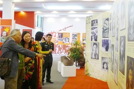 Triển lãm về “Đội quân tóc dài” 