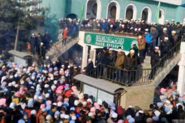 Tranh giành thức ăn, 14 người chết thảm