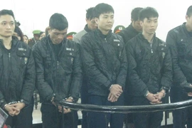 Từ chiếc ví mất trong quán tẩm quất...